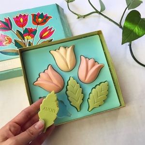 AVON Vintage Spring Tulip Soaps